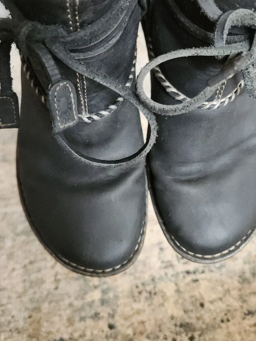 UGG Australia Cove Black Leather Winter Ankle Boots Lacing Warm Comfort 8